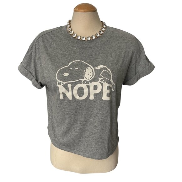 PEANUTS Snoopy "NOPE" Cropped Tee Shirt Size Medium Grey Poly Cotton Blend - Picture 1 of 6